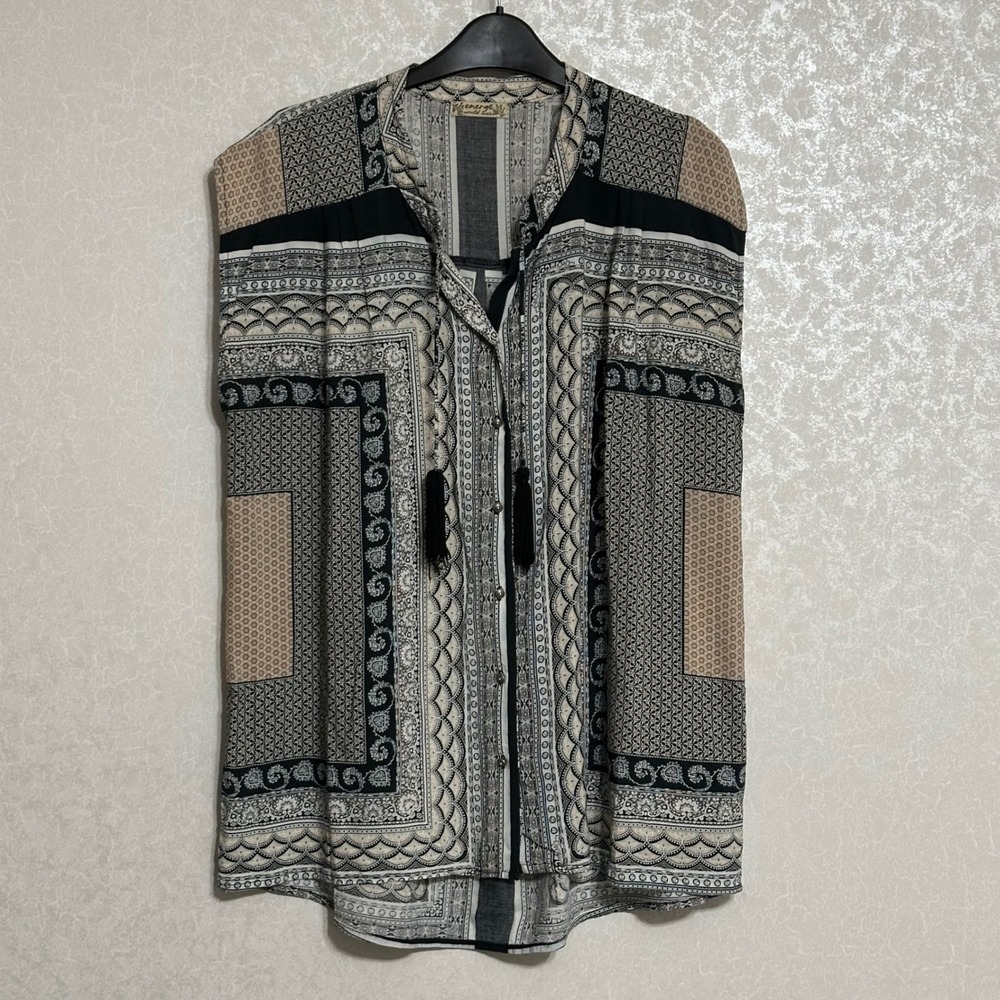 Energe World Wear Sleeveless Blouse Button Up Bohemian Print‎ Tassel Tie Sz M